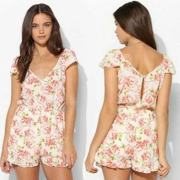 Anthropologie Pants - PINS AND NEEDLES Floral Romper